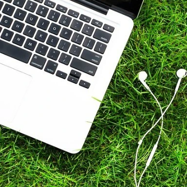 6 tips om cybercriminelen deze zomer op afstand te houden